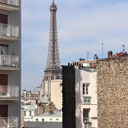 Superb Apartment With Balcony & Eiffel Tower View Paříž