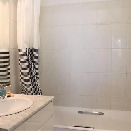 Superb Apartment With Balcony & Eiffel Tower View *