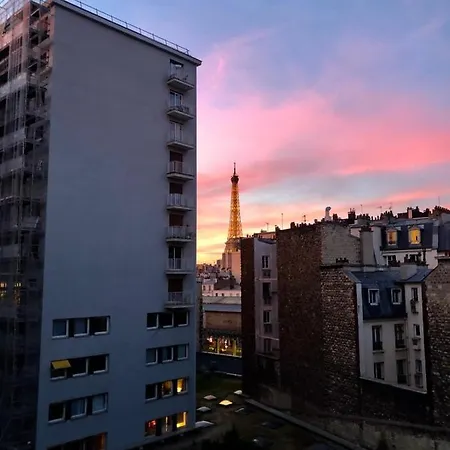 Superb Apartment With Balcony & Eiffel Tower View Apartmán Paříž